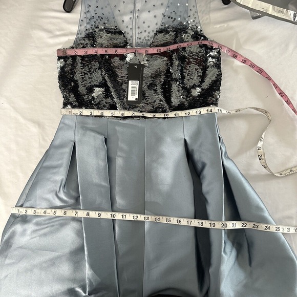 NWT‎ $995 SACHIN & BABI [ 8 ] A Line Sequin Erica Ball Gown Silver Ash Blue - Picture 3 of 13